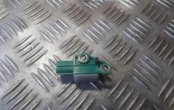 Volkswagen PASSAT B6 Airbag deployment crash/impact sensor 3C0909606