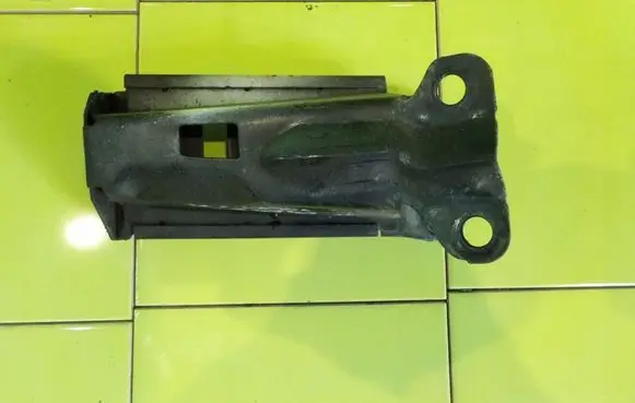 Nissan Qashqai Front bumper shock/impact absorber PRZOD STREFA ZGNIOTU