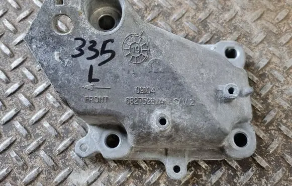 Dodge Durango III Engine mounting bracket 68275987AA