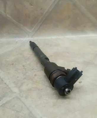 Opel Corsa D Fuel injector 0445110326