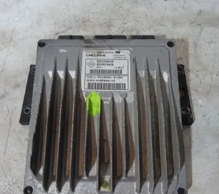 Renault Clio III Engine control unit/module ECU 8200399038