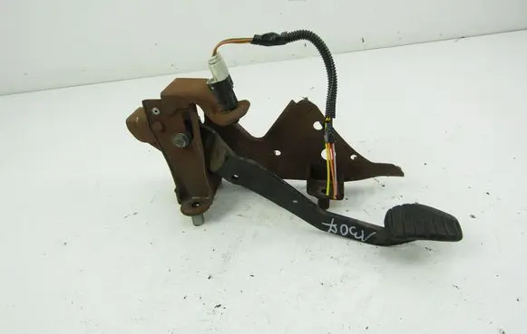 Renault Clio III Brake pedal 