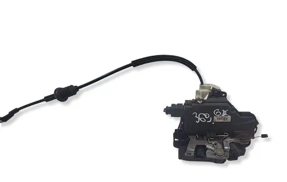 Volkswagen Golf IV Rear door lock 