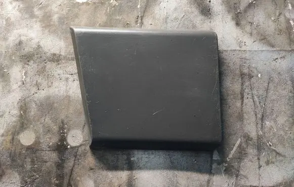 Rear fender molding trim