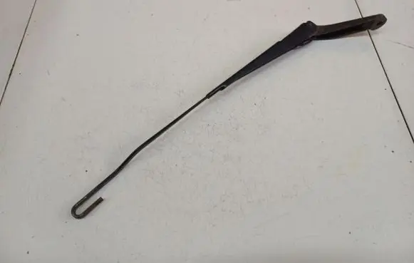 Ford Mondeo Mk III Front wiper blade arm 1S7117526AB