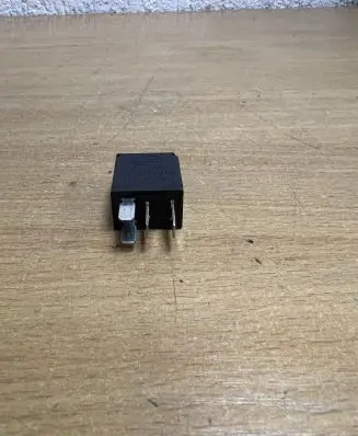 Mercedes-Benz E A207 Other relay 4RA93376601 F1692