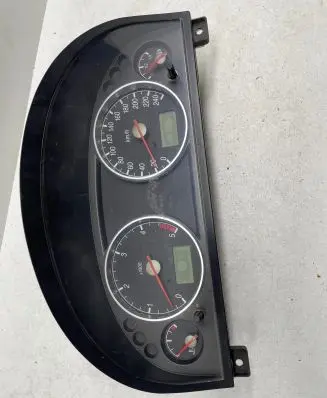 Ford Mondeo Mk III Speedometer (instrument cluster) 1S7F10841 44ZU187