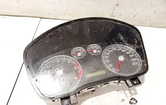 Speedometer (instrument cluster)