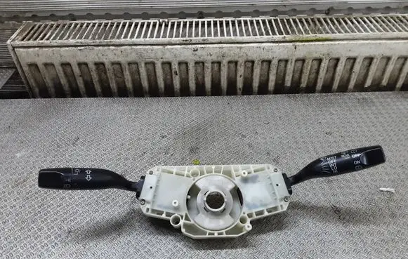Honda HR-V Wiper turn signal indicator stalk/switch M18728