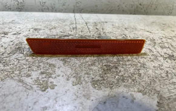 Dodge Challenger Front reflector 68195789AB 14418