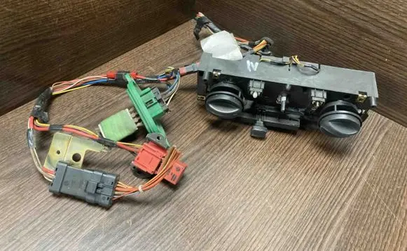 Iveco Daily 3rd gen Climate control unit 112542000 500326616