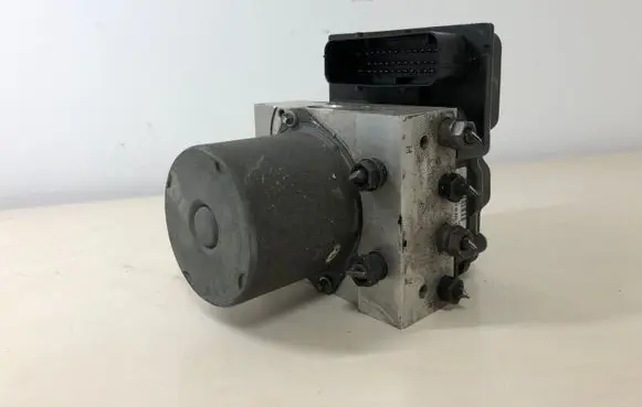BMW 5 E60 E61 ABS Pump 6758743 0265234134