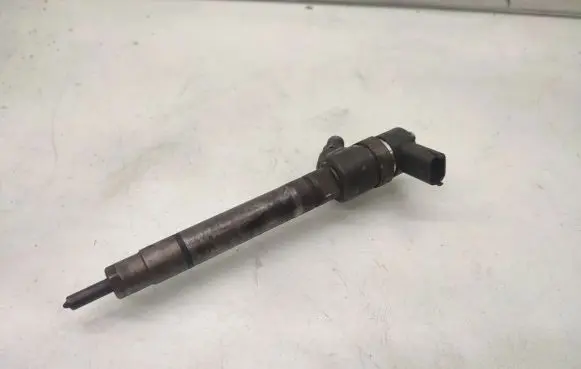 Volvo XC90 Fuel injector 30750283