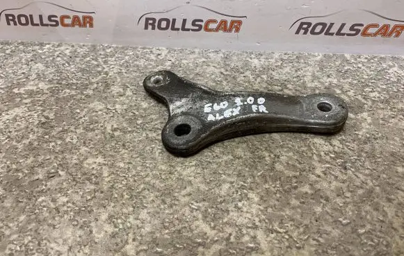BMW 5 E60 E61 Sway bar bush bracket, front 67585289