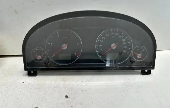 Ford Mondeo Mk III Speedometer (instrument cluster) 3S7F10841 44ZU187