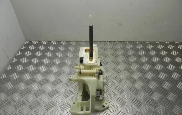 Hyundai i40 Gear shifter/selector 467003ZXXX T8205