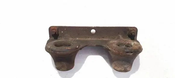 Iveco Daily 30.8 - 9 Engine mounting bracket