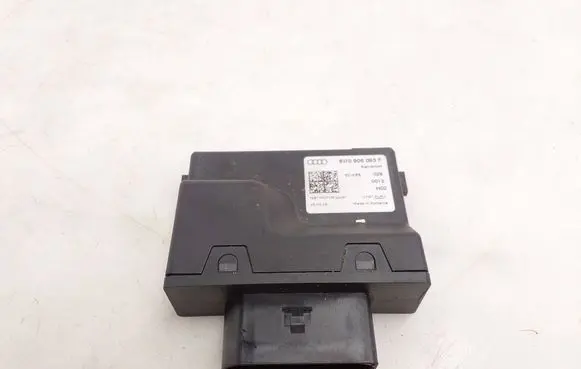 Audi A5 Fuel injection pump control unit/module 8W0906093F