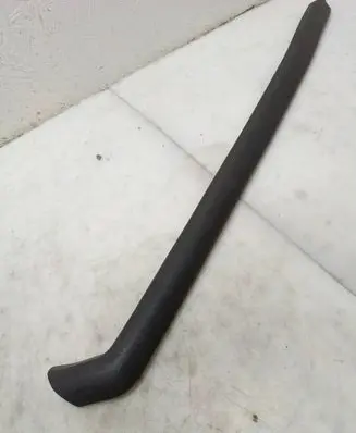 Mercedes-Benz 208 308 Front door glass trim molding 6016900762