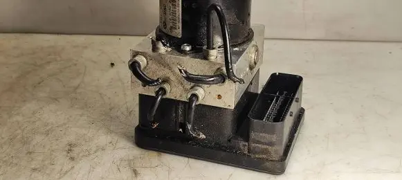 BMW 1 E81 E87 ABS Pump 6772213 10020602504 6772214