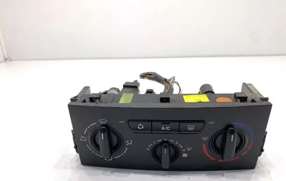 Peugeot 207 Interior fan control switch 69910004