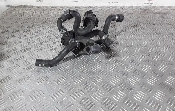 Audi A4 S4 B8 8K Engine coolant pipe/hose 8K0819147 8K0819374 8K1819350