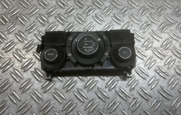 Peugeot 308 Climate control unit