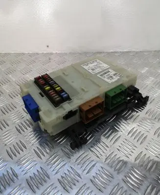 Ford Mondeo MK IV Fuse module 7G9T14A073DC 28110779 LTQF01125TP