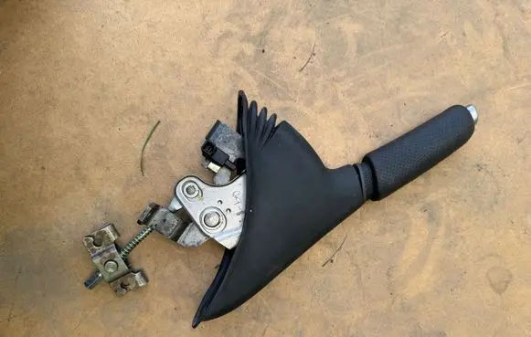 Fiat 500 Abarth Handbrake/parking brake lever assembly 1RY47JXWAA 5837335