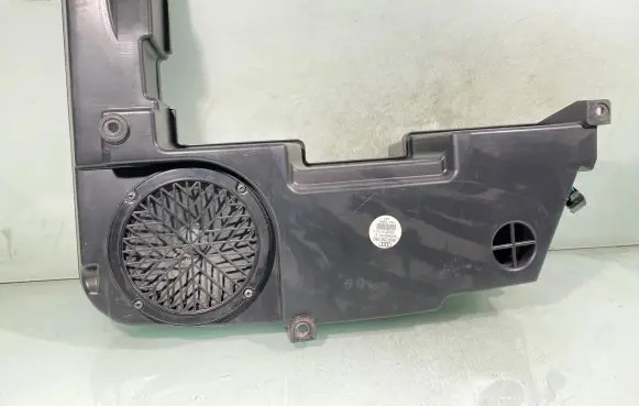 Audi A4 S4 B8 8K Subwoofer speaker 8k9035382