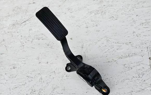 KIA Pro Cee'd III Accelerator throttle pedal 32700G4200