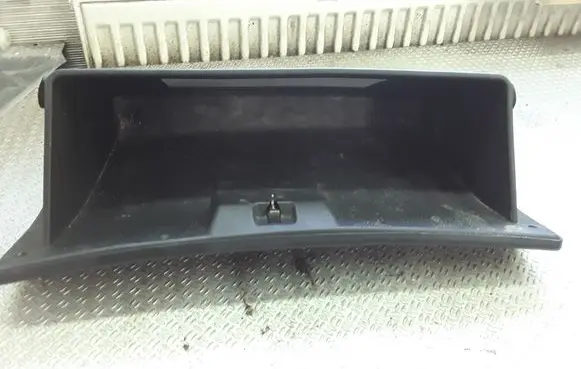 Hyundai H-1, Starex, Satellite Glove box