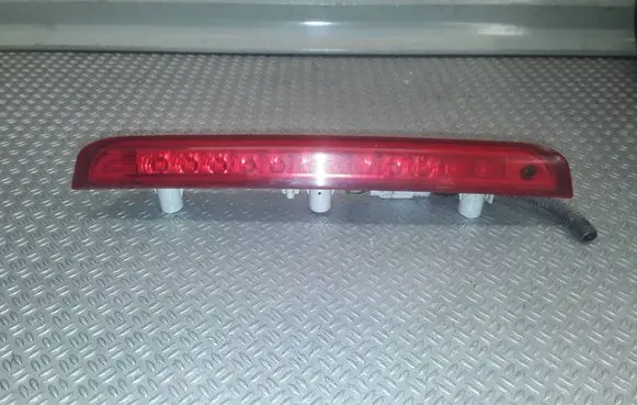 KIA Ceed Third/center stoplight 927011H0