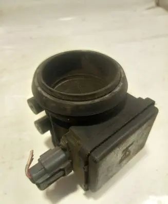 Mazda 323 F Mass air flow meter E5T51171