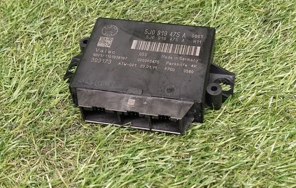 Skoda Octavia Mk2 (1Z) Parking PDC control unit/module 5J0919475A 303173