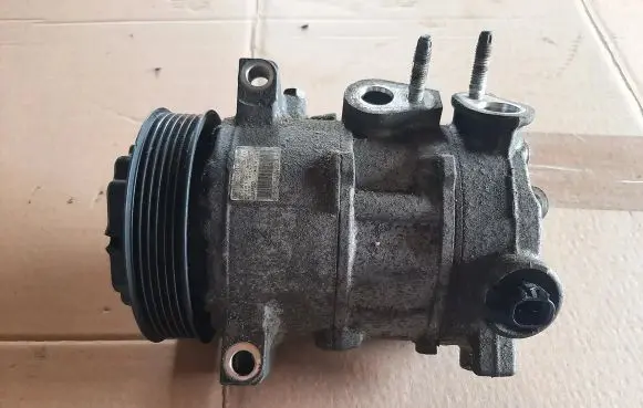 Chrysler Sebring (JS) Air conditioning (A/C) compressor (pump)