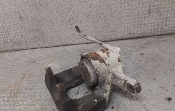 Toyota Auris 150 Front brake caliper