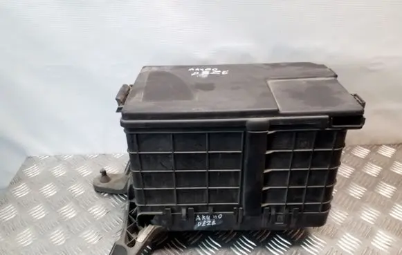 Audi A3 S3 8P Battery box tray 1K0915333B 1K0915335B
