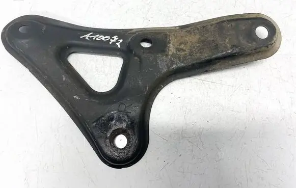 Toyota Corolla E120 E130 Engine mounting bracket