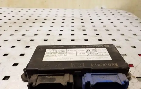 Renault Espace III Comfort/convenience module 73847257C