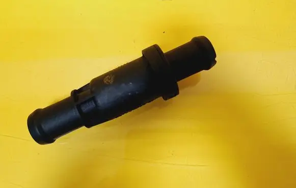 Ford Mondeo Mk III Engine coolant pipe/hose XS7H18495EA