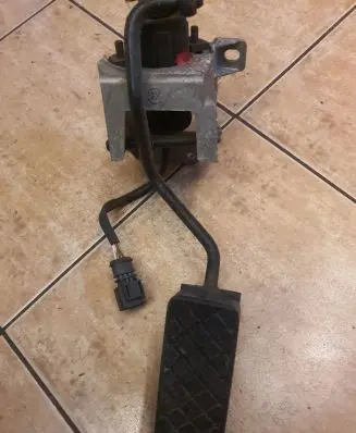 Audi A4 S4 B5 8D Accelerator throttle pedal 0205001032