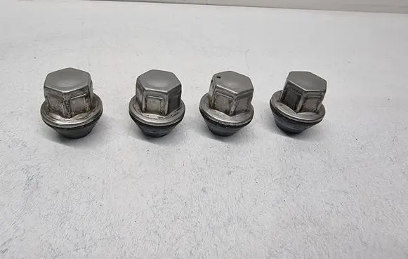 Volvo V40 Nuts/bolts 31329645 31317466 31200241