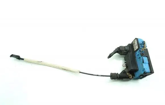 Volvo V70 Front door lock MMAUTKO28547