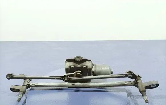 Citroen C5 Front wiper linkage and motor 390241700
