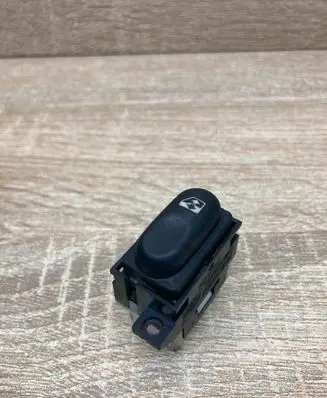 Renault Laguna I Electric window control switch 7700822677B
