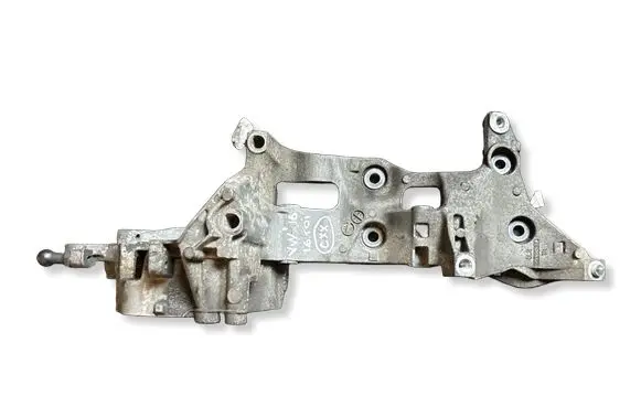 Volkswagen Golf VII Generator/alternator bracket 04L903143D