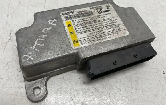 Opel Zafira B Airbag control unit/module 96838157