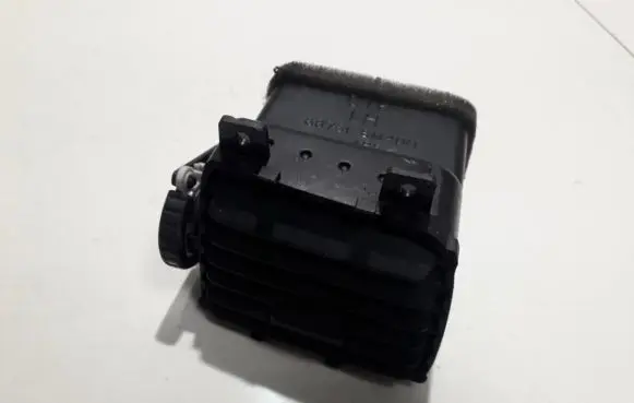 Nissan Almera N16 Dash center air vent grill 68751BM400