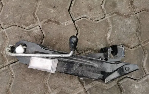 Volkswagen Caddy Lift Jack 2K5011031C